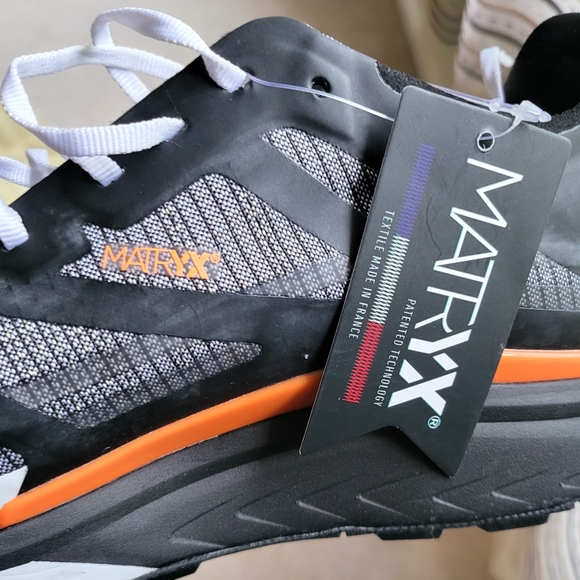 The North Face New Vectiv Matryx Shoes - Picture 9 of 11